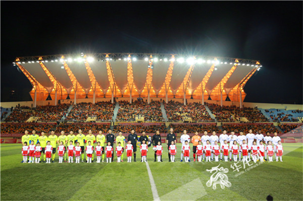 九游体育-穆雷重返赛场，表现优异首场状态出色，切尔西观众沸腾！